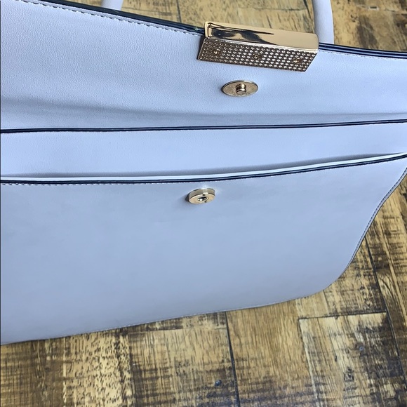 Purse - Picture 6 of 7